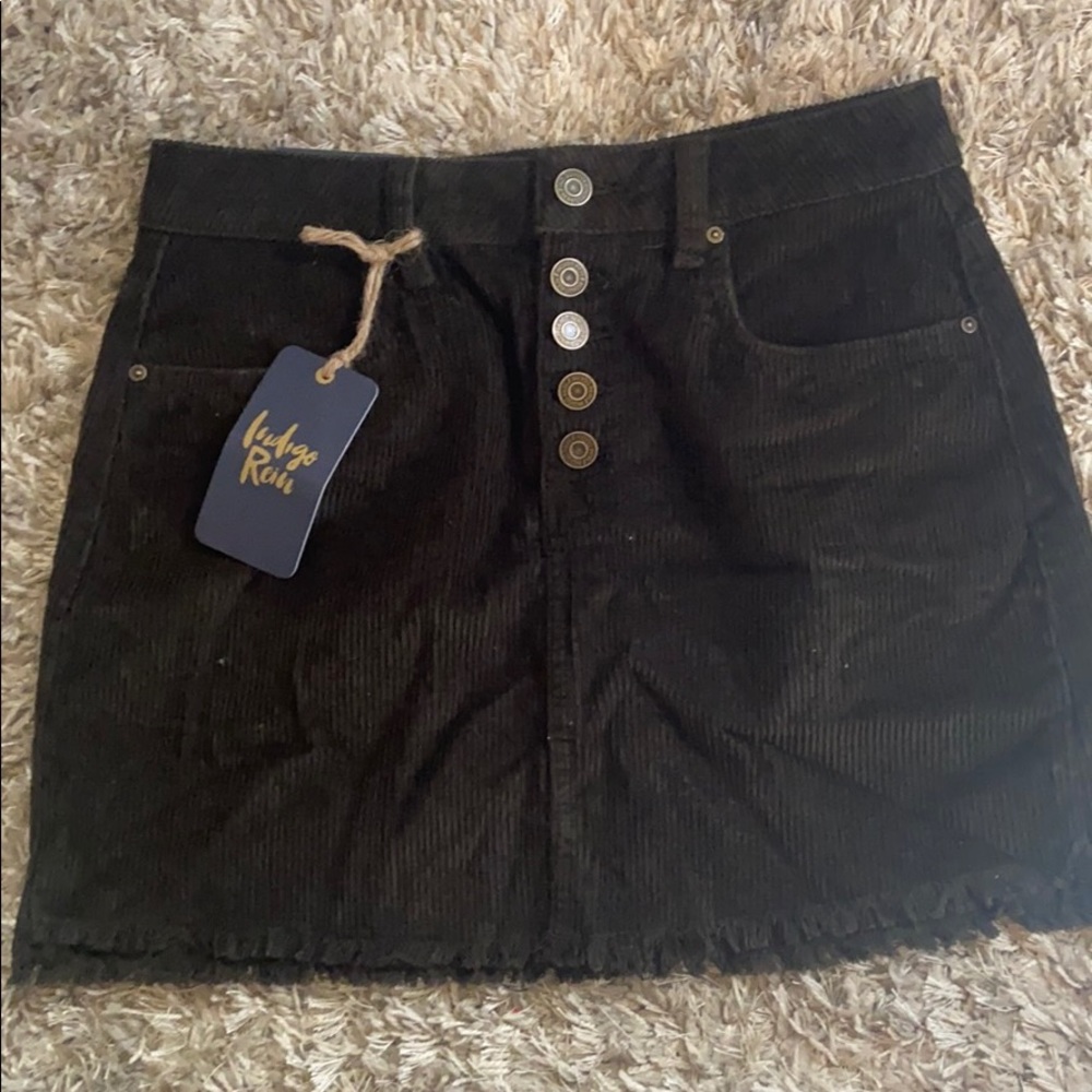 Mid Rise Skirt